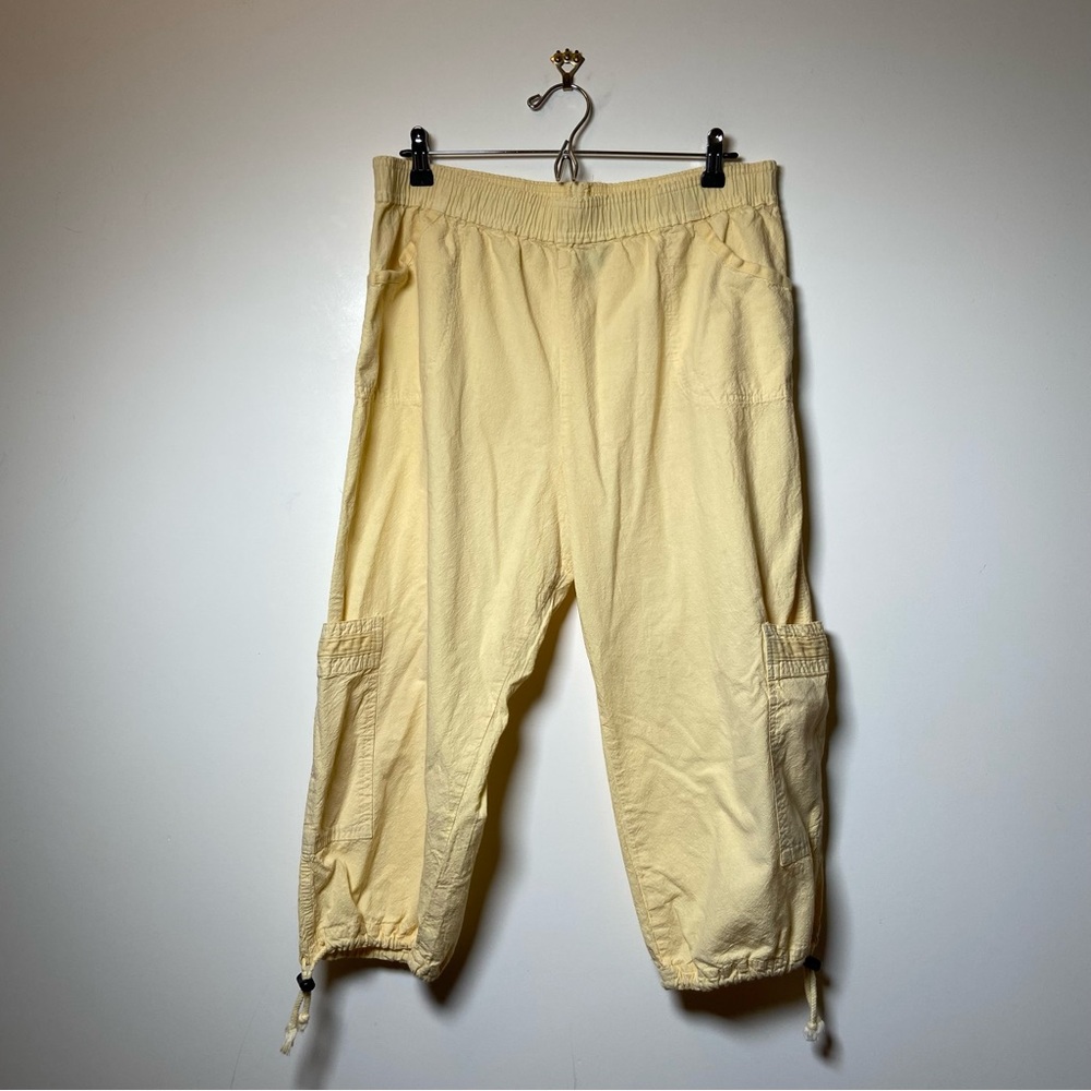 Light Yellow Women's Capris with Elastic Waist